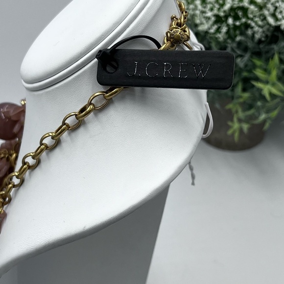J.Crew Blossom Bauble Statement
Cluster Dark Mauve Neutral Necklace
- NWT - Picture 11 of 11